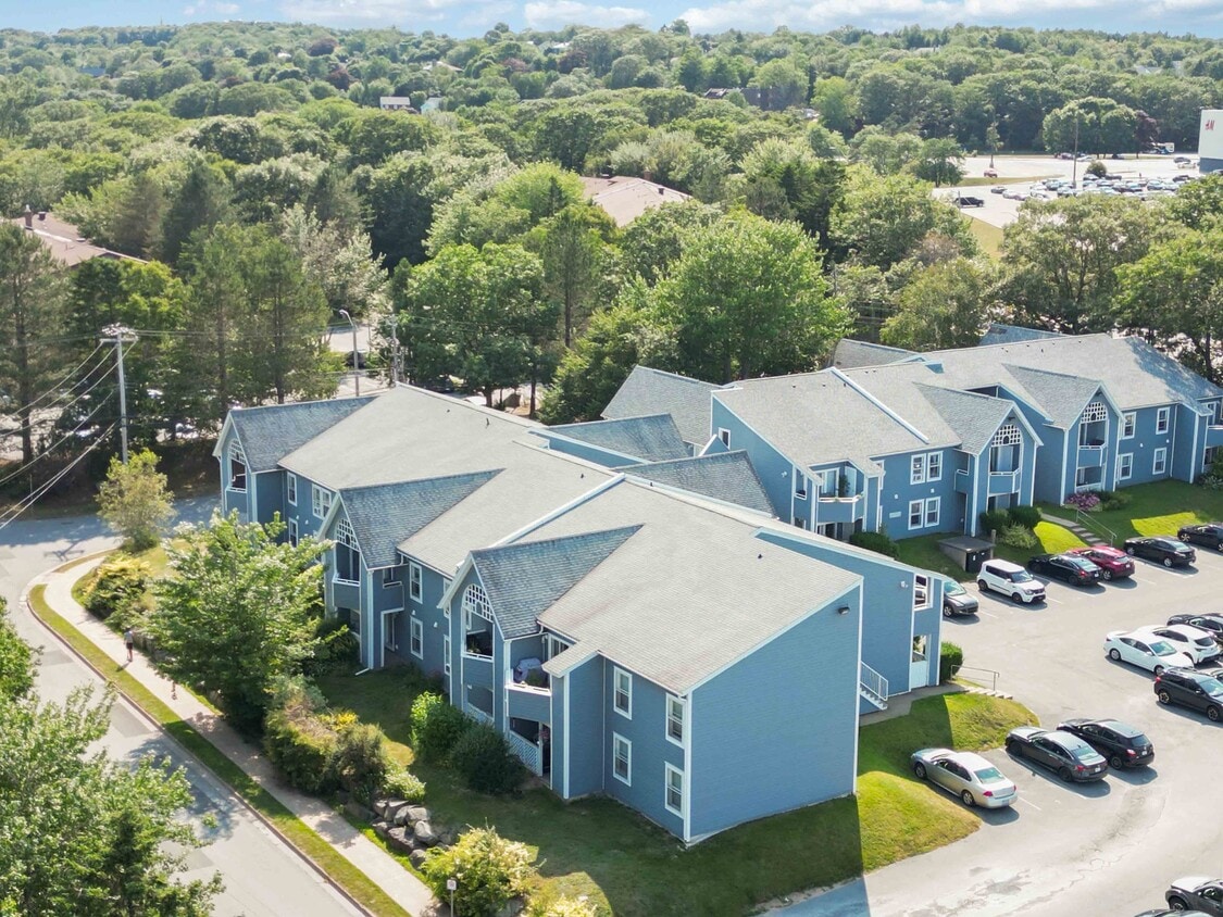 Primary Photo - Stunning Two Bedroom Apartment in the Hear...