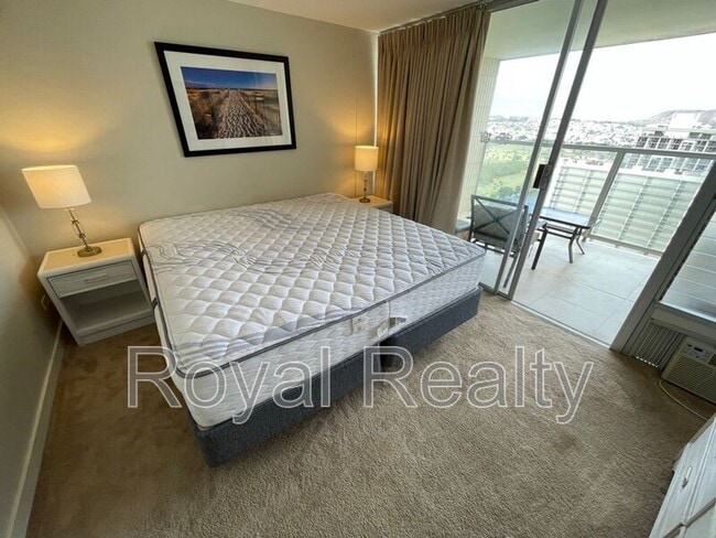 Building Photo - 445 Seaside Ave