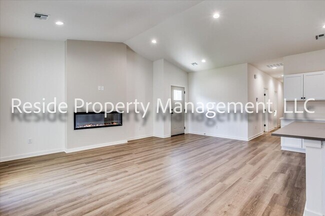 Foto del edificio - Pineway Aria Plan