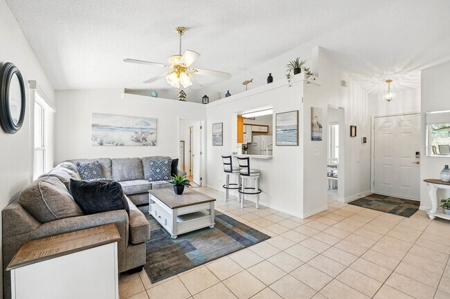 Building Photo - 15013 Margaux Dr