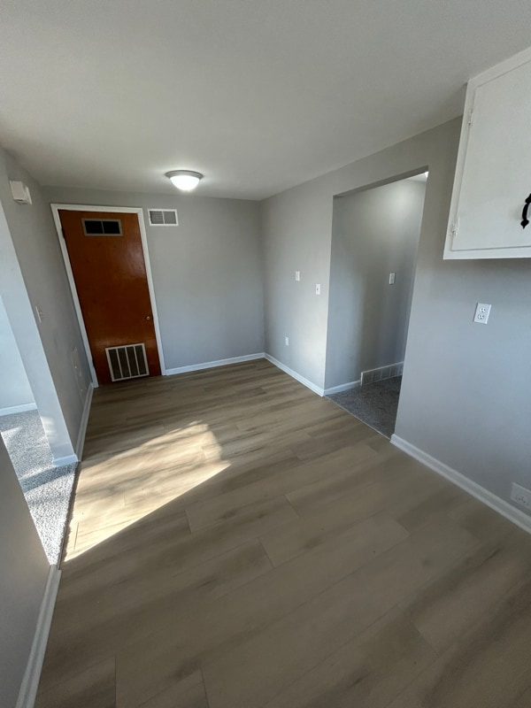 Foto del edificio - 160 Roberta Ave