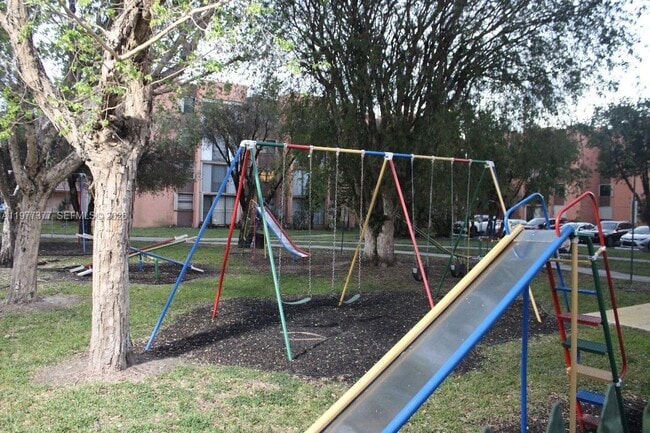 Foto del edificio - 9410 W Flagler St