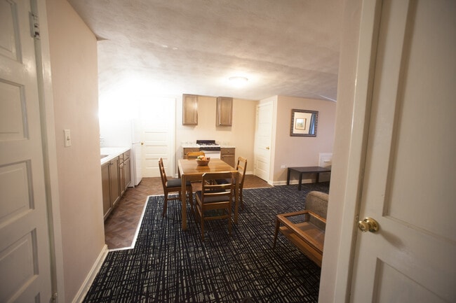 Dining Area - 202 Greene St