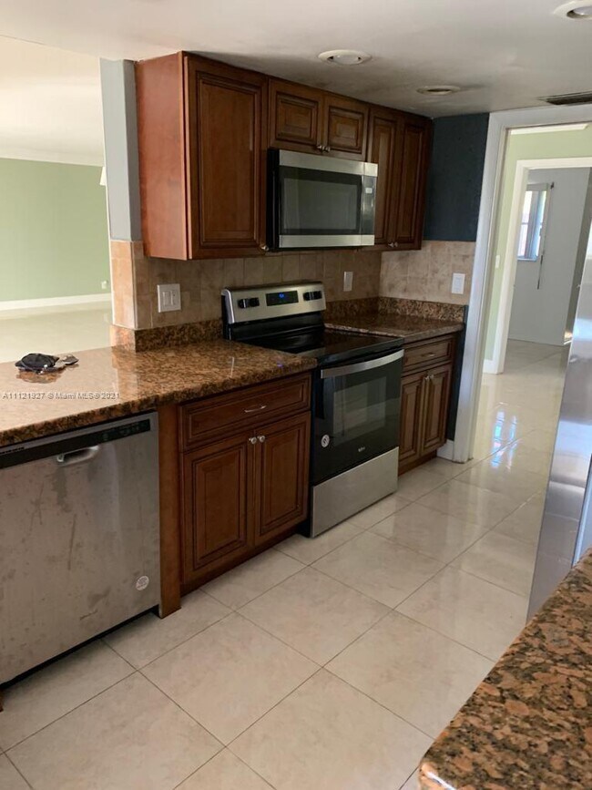 Foto del edificio - 4708 Banyan Ln