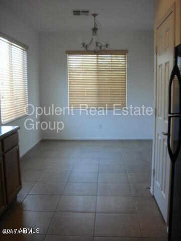 Building Photo - 3915 S Coach House Dr