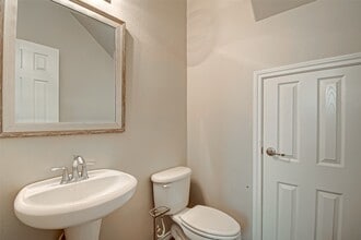Building Photo - 243 Drake Run Ln