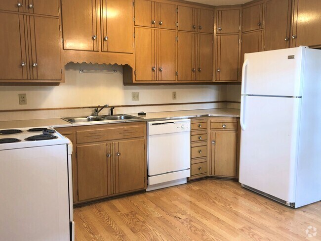 Building Photo - 322 Pawling St