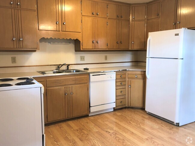 Building Photo - 322 Pawling St