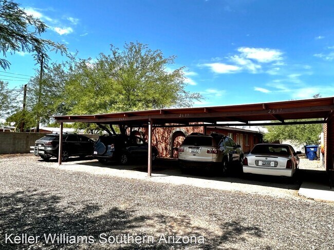 Building Photo - 2 br, 1 bath House - 2641 N Dodge Blvd