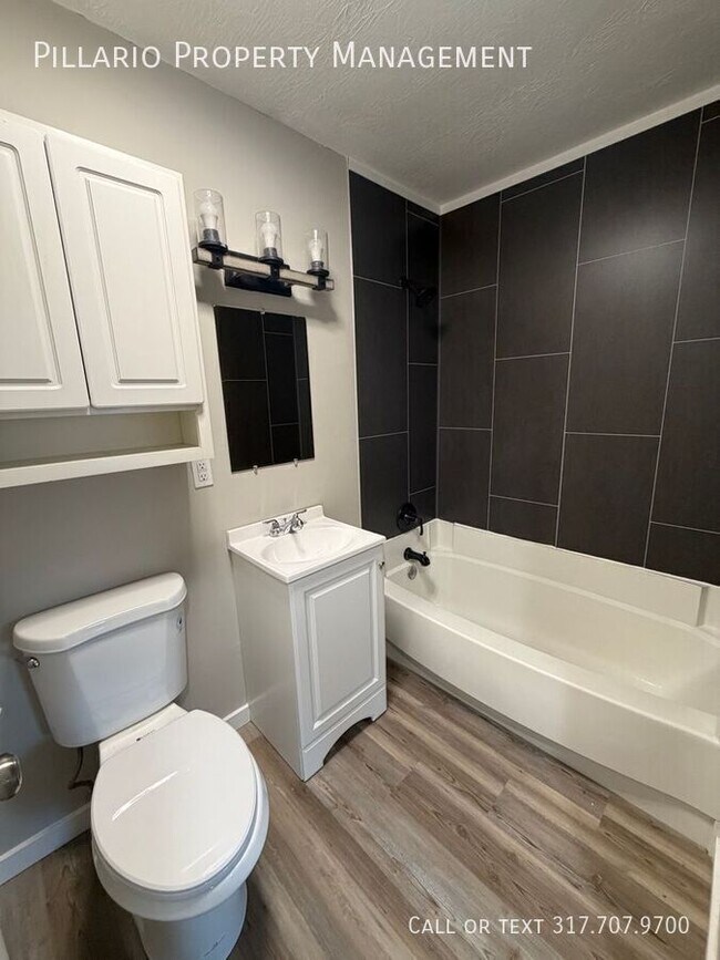 Foto del edificio - 7903 Roseway Ct