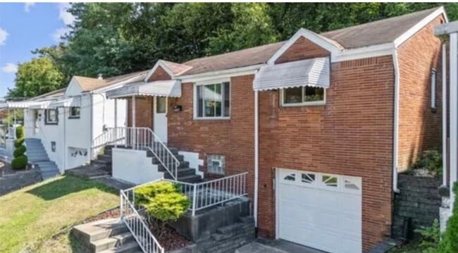 Building Photo - 2143 Plainview Ave