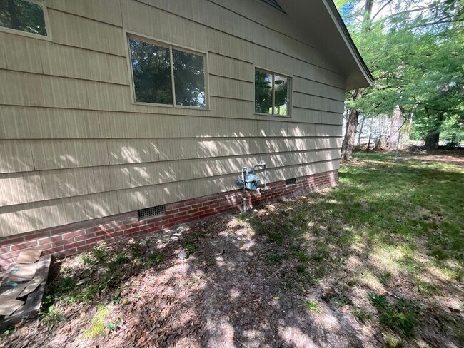 Foto del edificio - 3612 Sykes Park Dr