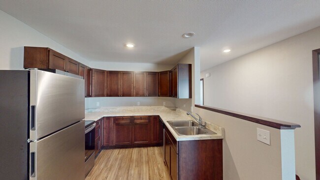 Foto del edificio - Story City Duplex Available November 1st, 2025!