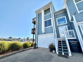 Building Photo - 401 Terrace Ct