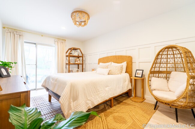 Foto del edificio - 329 Knight Ct