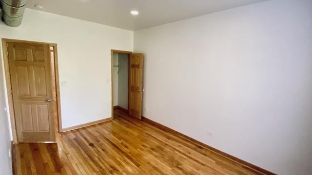 Building Photo - 3 bedroom in CHICAGO IL 60651