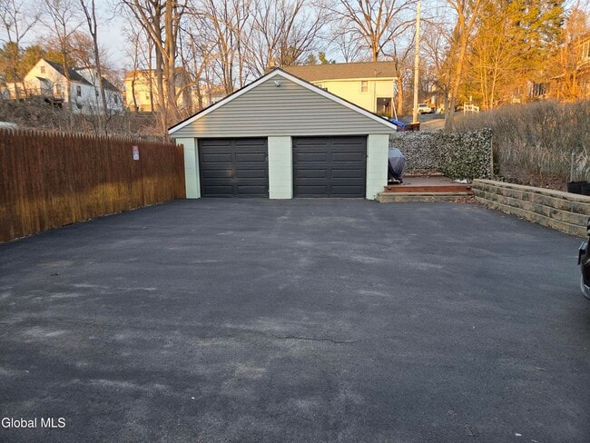 Building Photo - 669 Pawling Ave