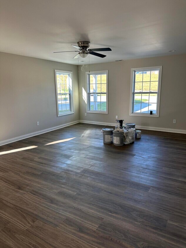 Building Photo - 4037 Ruby Rose Rd
