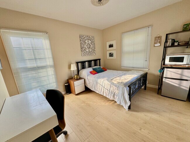 Foto del edificio - 10443 Califa St