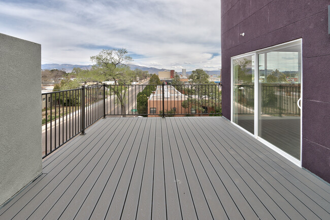 Foto del edificio - TownHomes Nob Hill