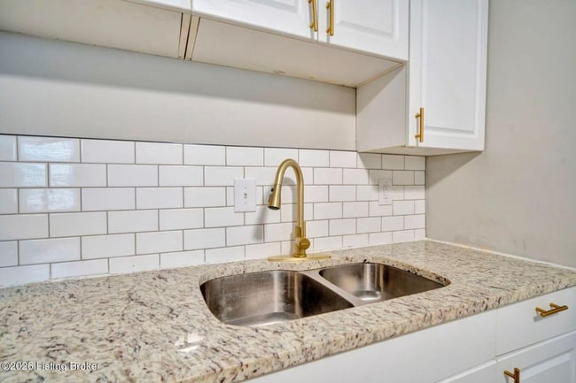 Building Photo - 1815 Columbia St