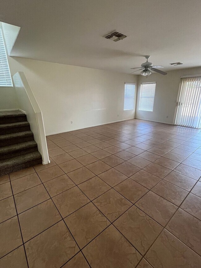 Foto del edificio - GREAT 4 BEDROOM 2 BATH HOME