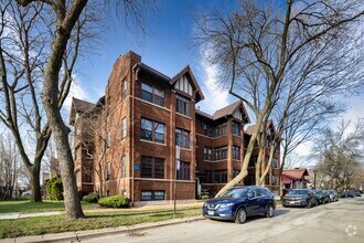 Building Photo - 3952 W Waveland Ave