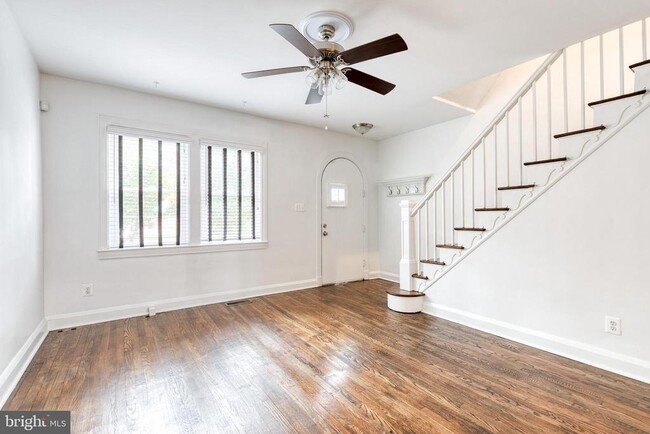 Foto del edificio - 6843 Dunbar Rd