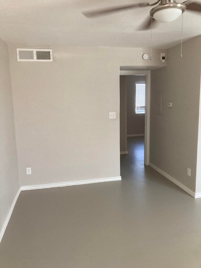 Bedroom entrance - 2723 e southgate ave