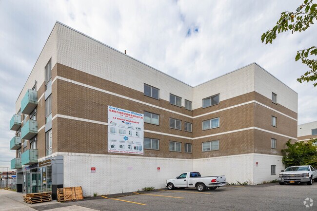 Foto del edificio - 15815 Union Tpke