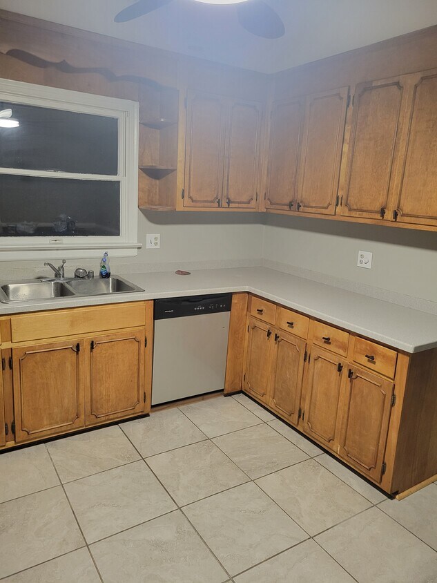 Building Photo - 12904 Dubin Dr