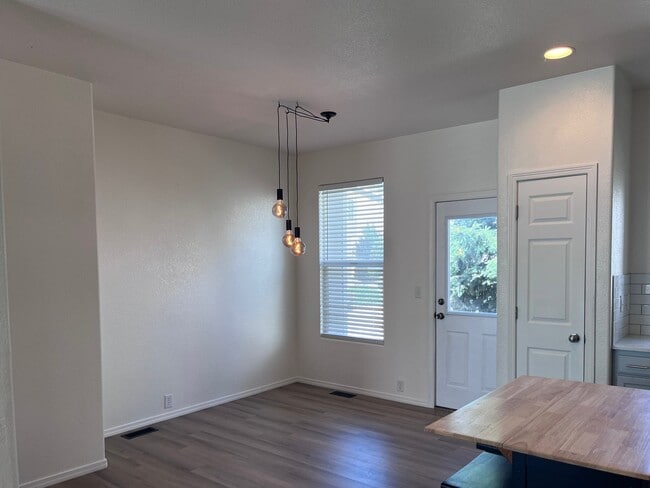 Building Photo - 7350 Countryside Grove
