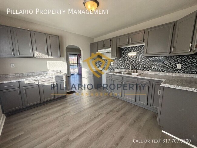 Foto del edificio - 2459 Finley Ave