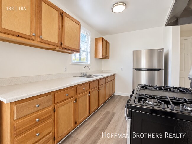 Building Photo - 408 S Grevillea Ave