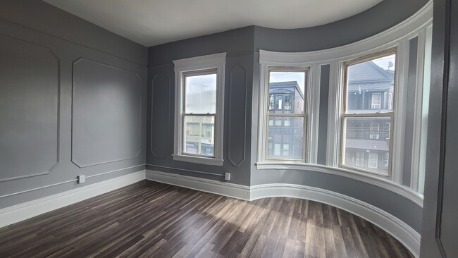 Building Photo - 441 Bergen Ave