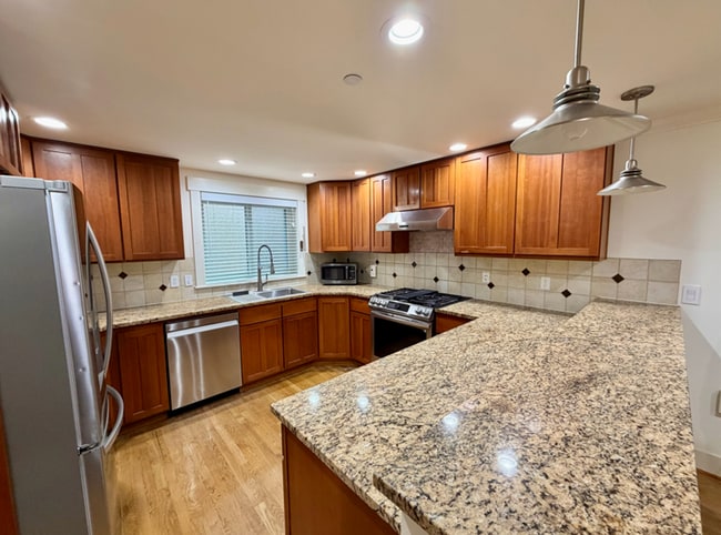 Building Photo - 517 N 39th St