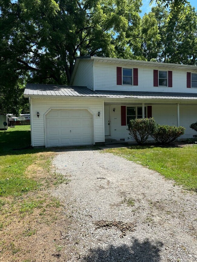 Building Photo - 304 E. Oakridge Ave.