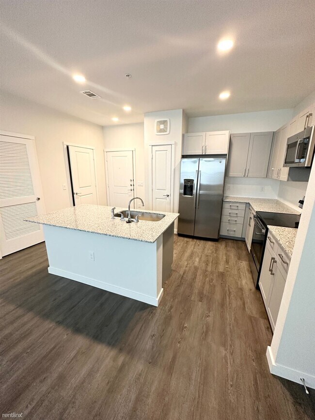 Foto del edificio - 1 br, 1 bath Condo - 4761 W University Dr ...