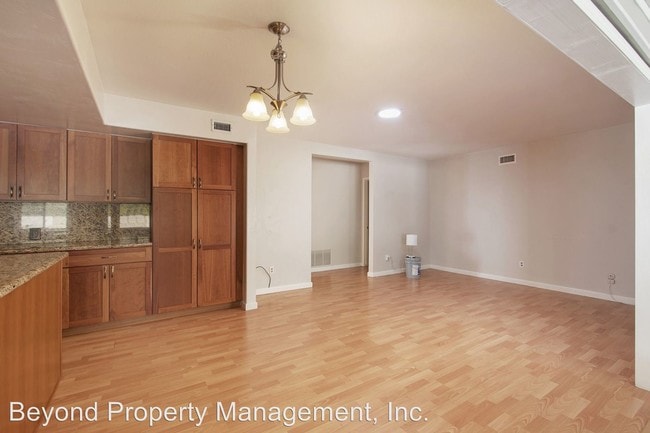 Building Photo - 4 br, 2 bath House - 5465 Pire Ave.