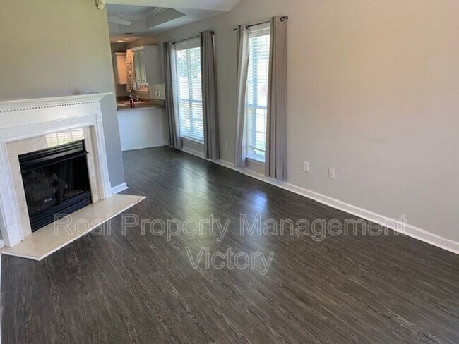 Building Photo - 3002 Ashley Cir