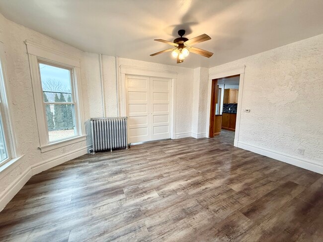 Sala de estar - 304 N Williams St
