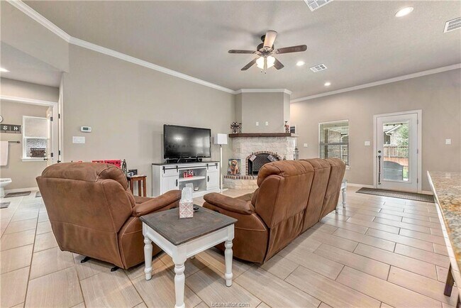 Foto del edificio - 2614 Kinnersley Ct