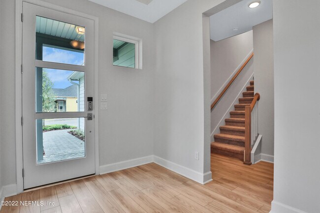 Foto del edificio - 351 Millenia Dr