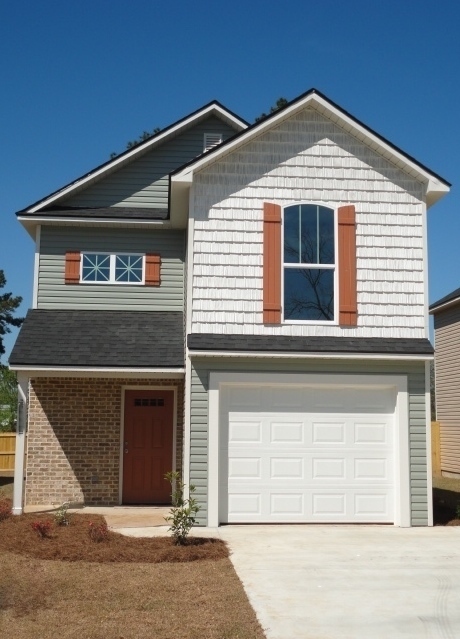 Primary Photo - Modern Comfort Living in Valdosta: Your Id...