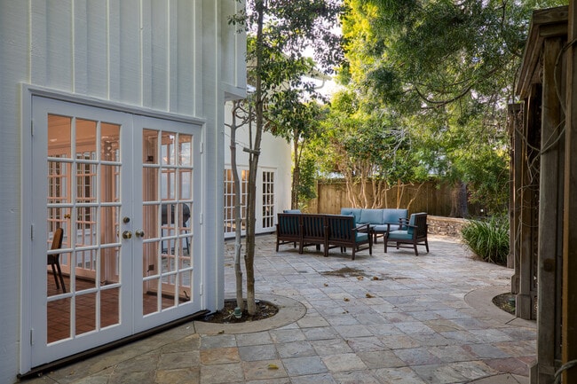 Building Photo - 16842 Harkness Cir