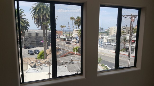 Living Room Views - 308 Pershing Dr