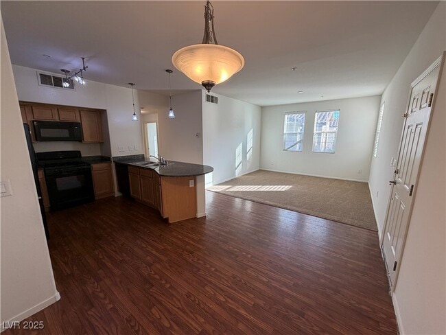 Building Photo - 50 Aura de Blanco St