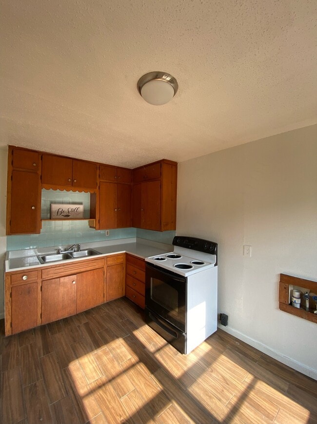 Building Photo - 4216 Garland Ave