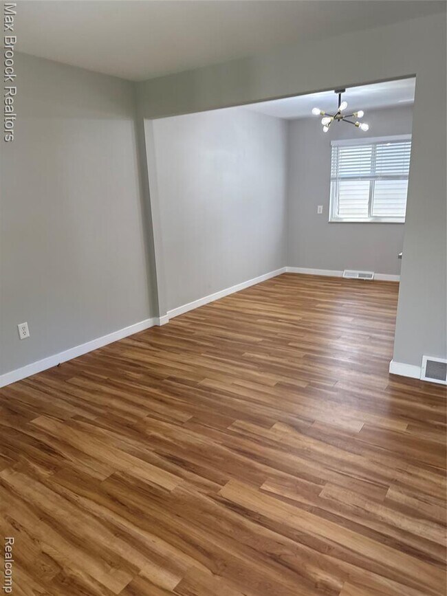 Foto del edificio - 252 N Harvey St