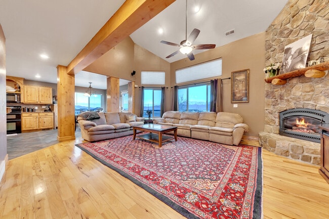 Large Living Room/Big Room - 2302 S Morgan Rd
